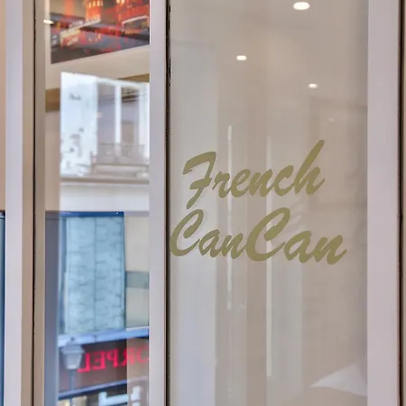 65-French Cancan St Denis Parigi Esterno foto