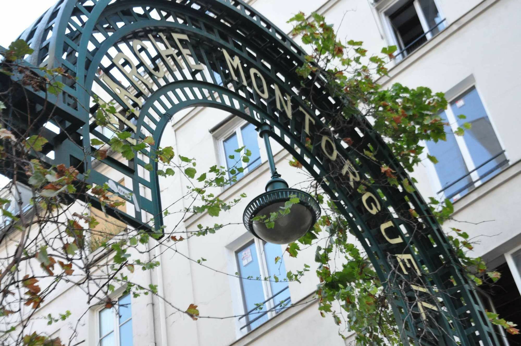 65-french Cancan St Denis Appartement *